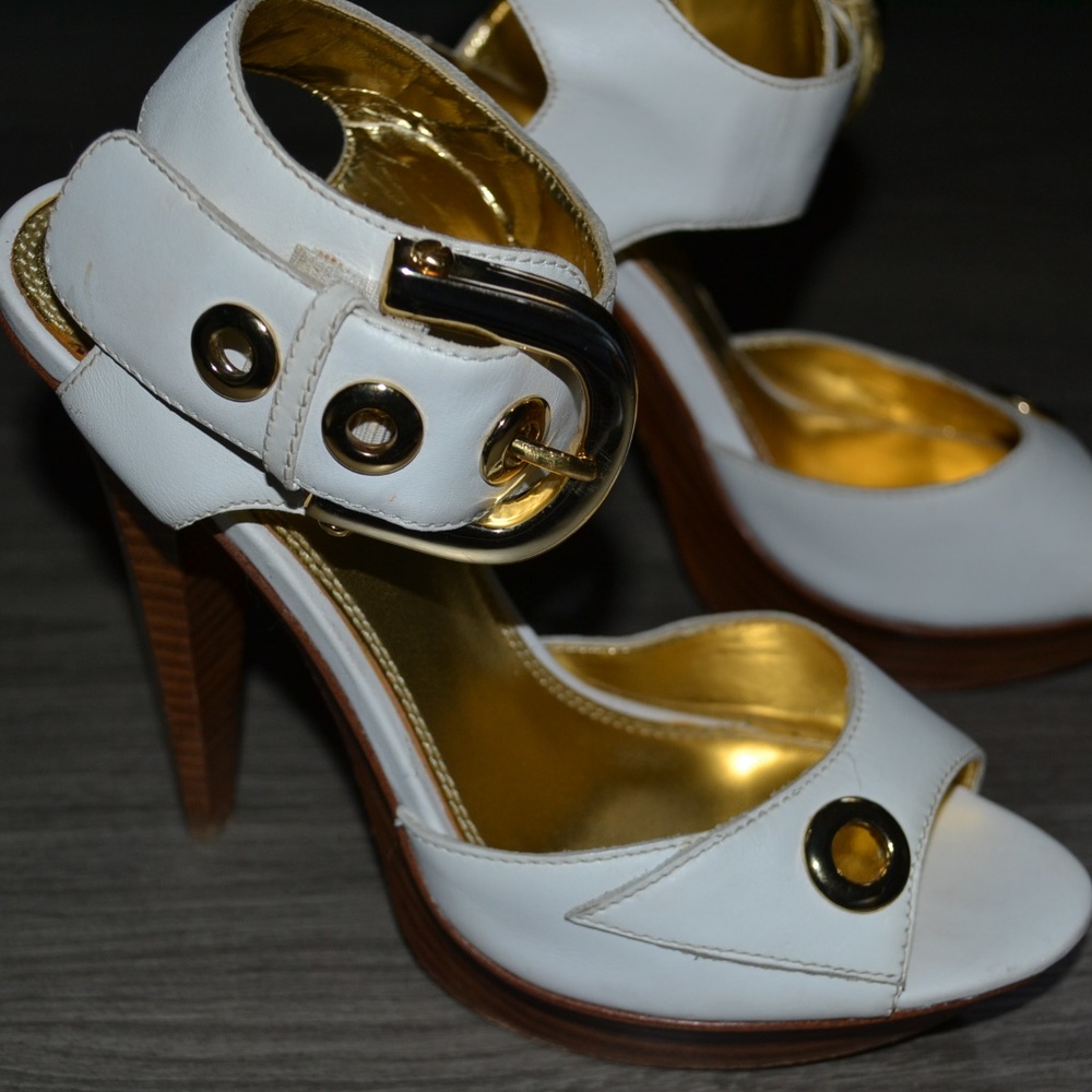Bebe heels